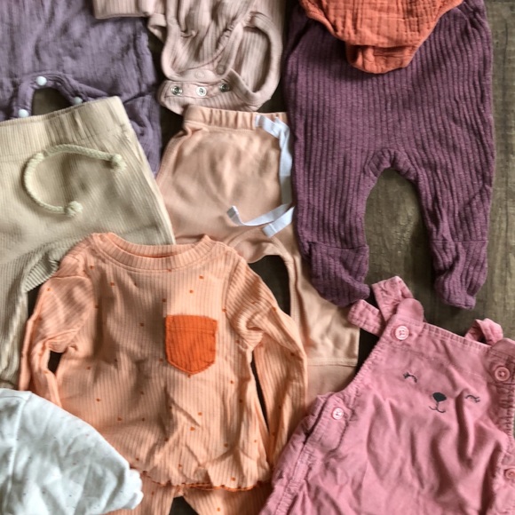 Baby Girls 3-6 Months 13 Piece Clothing Bundle - Picture 4 of 10